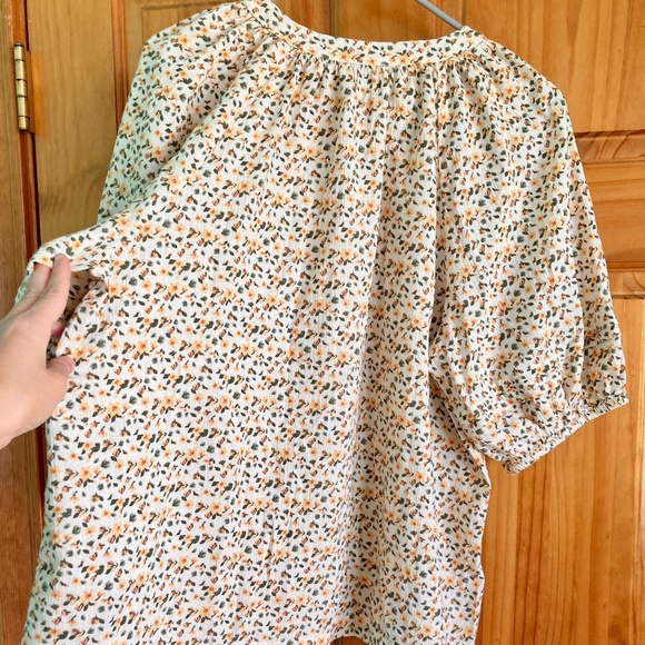 Women’s size large Wonderly orange and green floral button up blouse - Picture 3 of 7